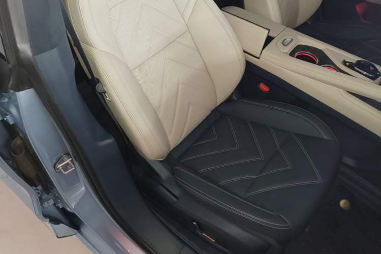 Used Zeekr 001 2022 Ultra-Long Range Dual-Motor ME Version Right Front Seat