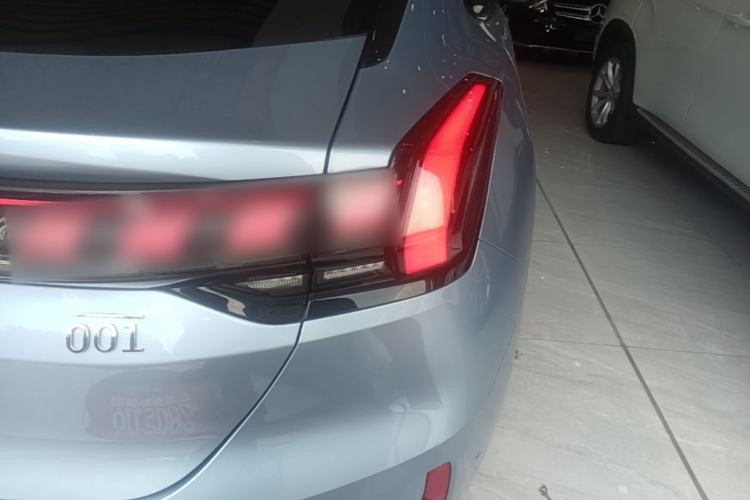 Used Zeekr 001 2022 Ultra-Long Range Dual-Motor YOU Version Right Rear Taillight