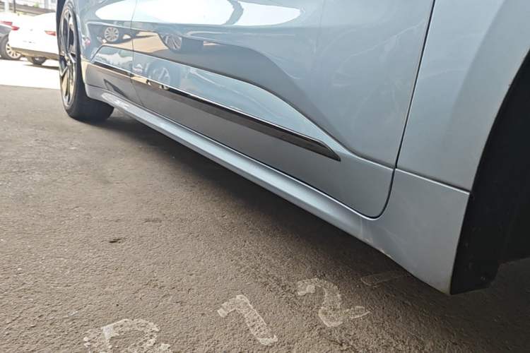 Used Zeekr 001 2022 Ultra-Long Range Dual-Motor ME Version Right Side Sill