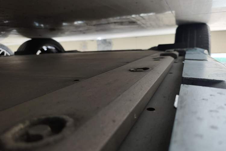 Used Zeekr 001 2022 Ultra-Long Range Dual-Motor YOU Version Right Side Sill