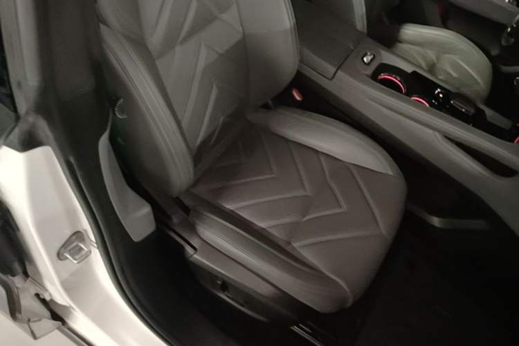 Used Zeekr 001 2022 Long-Range Dual-Motor WE Edition Right Front Seat