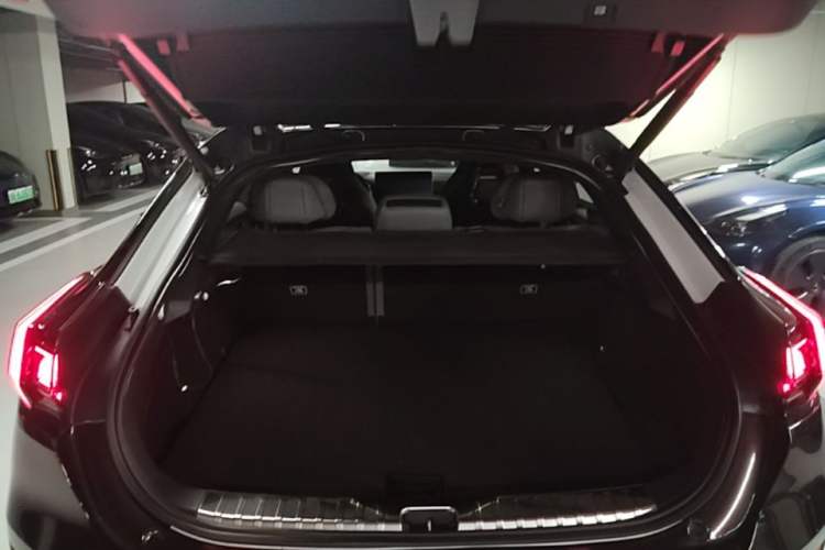 Used Zeekr 001 2022 Long-Range Dual-Motor WE Edition Trunk