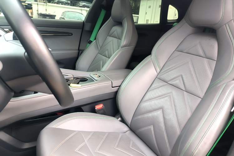 Used Zeekr 001 2022 Ultra-Long Range Dual-Motor ME Version Left Front Seat