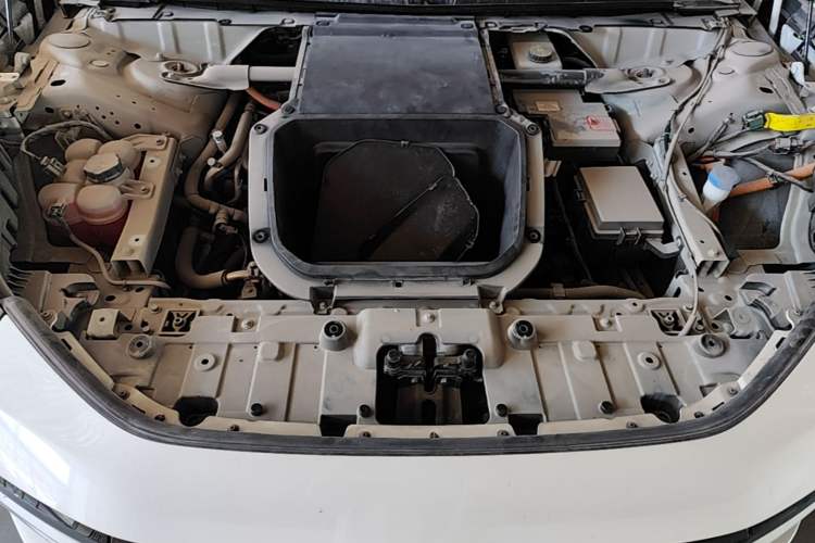 Used Zeekr 001 2022 Ultra-Long Range Dual-Motor ME Version Engine Bay