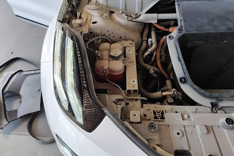 Used Zeekr 001 2022 Ultra-Long Range Dual-Motor ME Version Engine Bay Right
