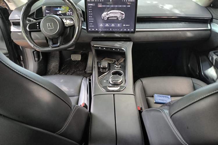 Used Zeekr 001 2022 Long-Range Dual-Motor WE Edition Center Console