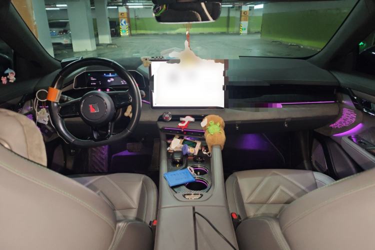 Used Zeekr 001 2022 Long-Range Dual-Motor WE Edition Center Console