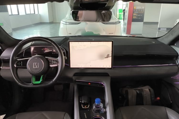Used Zeekr 001 2022 Long-Range Dual-Motor WE Edition Center Console