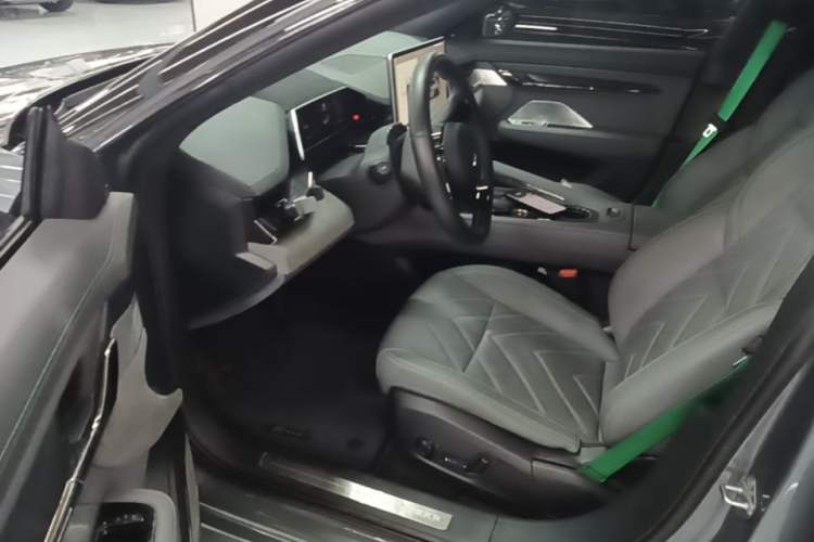 Used Zeekr 001 2022 Ultra-Long Range Dual-Motor YOU Version Driver Seat
