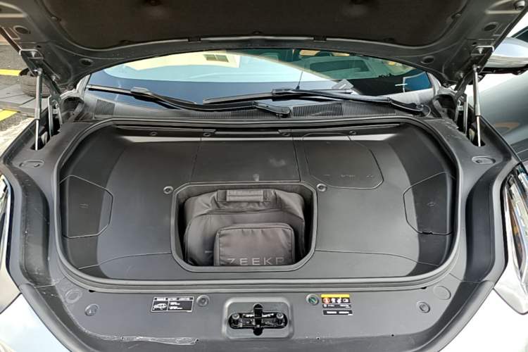 Used Zeekr 001 2022 Long-Range Dual-Motor WE Edition Engine Bay