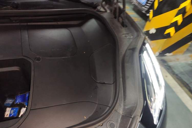 Used Zeekr 001 2022 Long-Range Dual-Motor WE Edition Engine Bay Left