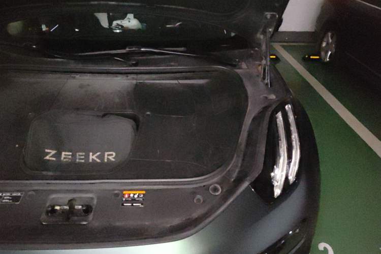Used Zeekr 001 2022 Long-Range Dual-Motor WE Edition Engine Bay Left