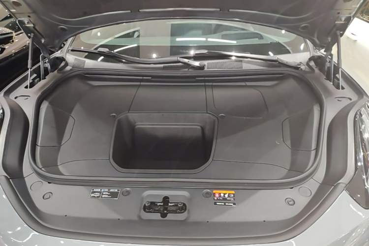 Used Zeekr 001 2022 Ultra-Long Range Dual-Motor YOU Version Engine Bay