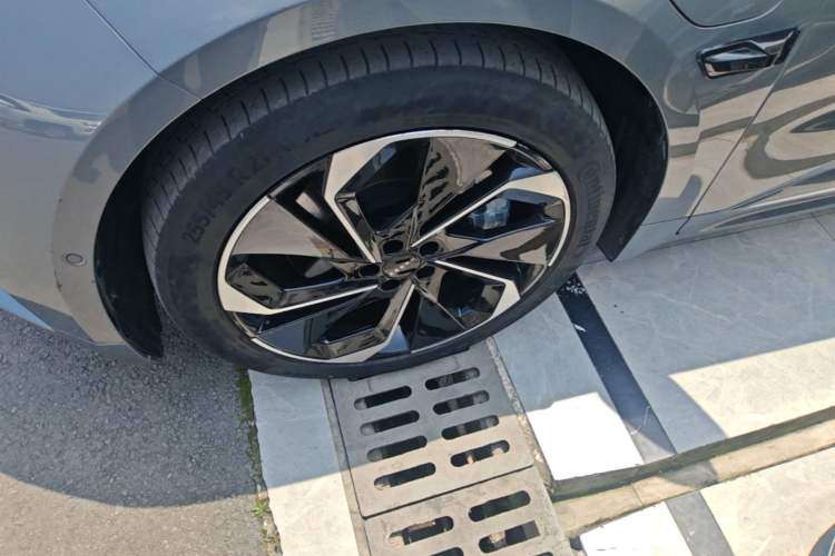 Used Zeekr 001 2022 Long-Range Dual-Motor WE Edition Exterior 4