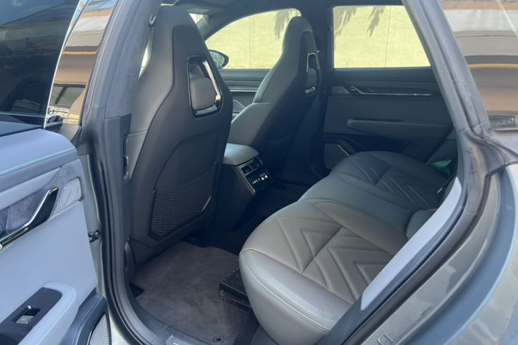 Used Zeekr 001 2022 Long-Range Dual-Motor WE Edition Interior 1