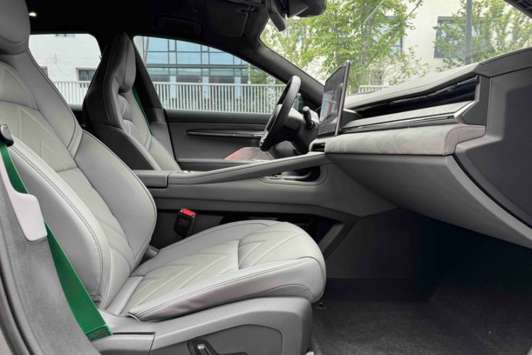 Used Zeekr 001 2022 Long-Range Dual-Motor WE Edition Interior 12