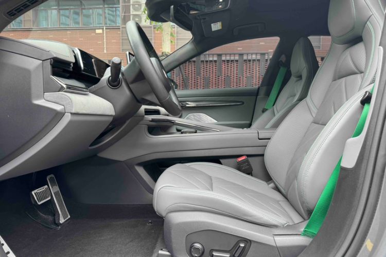 Used Zeekr 001 2022 Long-Range Dual-Motor WE Edition Interior 2