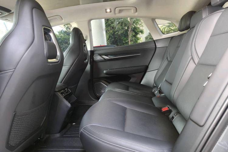 Used Zeekr 001 2022 Long-Range Dual-Motor WE Edition Interior 3