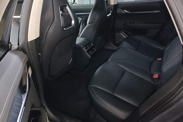 Used Zeekr 001 2022 Long-Range Dual-Motor WE Edition Interior 4