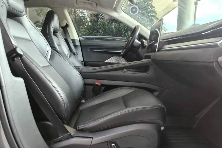 Used Zeekr 001 2022 Long-Range Dual-Motor WE Edition Interior 4