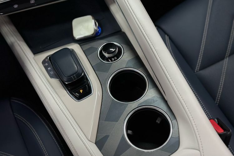 Used Zeekr 001 2022 Long-Range Dual-Motor WE Edition Interior 6