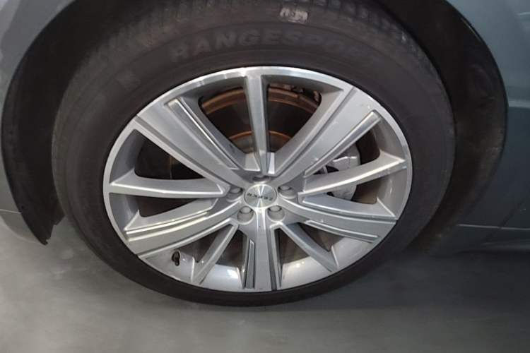 Used Zeekr 001 2022 Long-Range Dual-Motor WE Edition Left Front Wheel Hub