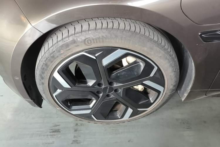 Used Zeekr 001 2022 Long-Range Dual-Motor WE Edition Left Front Wheel Hub