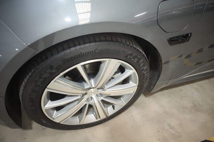 Used Zeekr 001 2022 Long-Range Dual-Motor WE Edition Left Front Wheel Hub