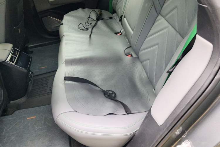 Used Zeekr 001 2022 Ultra-Long Range Dual-Motor ME Version Left Rear Seat