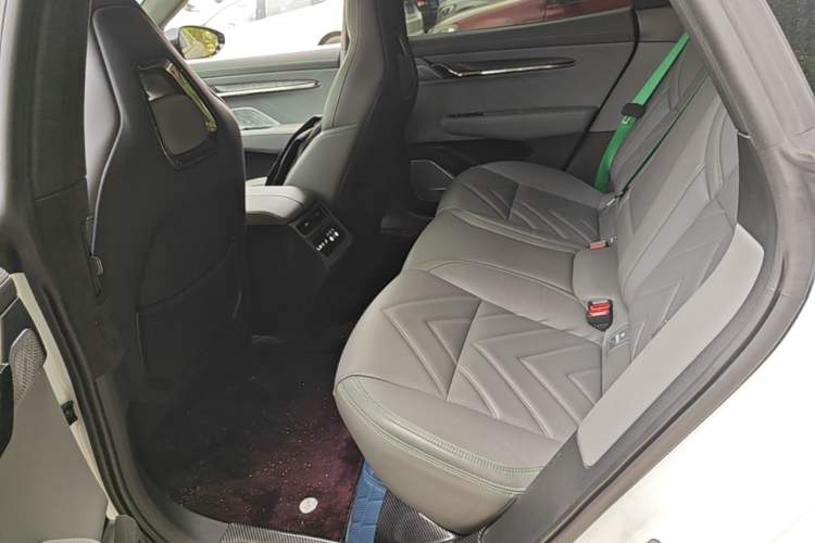 Used Zeekr 001 2022 Ultra-Long Range Dual-Motor YOU Version Left Rear Seat