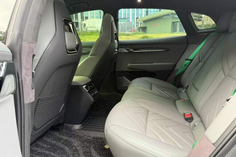 Used Zeekr 001 2022 Ultra-Long Range Dual-Motor ME Version Left Rear Seat
