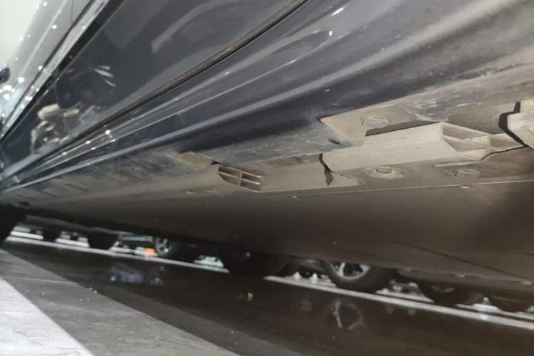 Used Zeekr 001 2022 Long-Range Dual-Motor WE Edition Left Side Sill