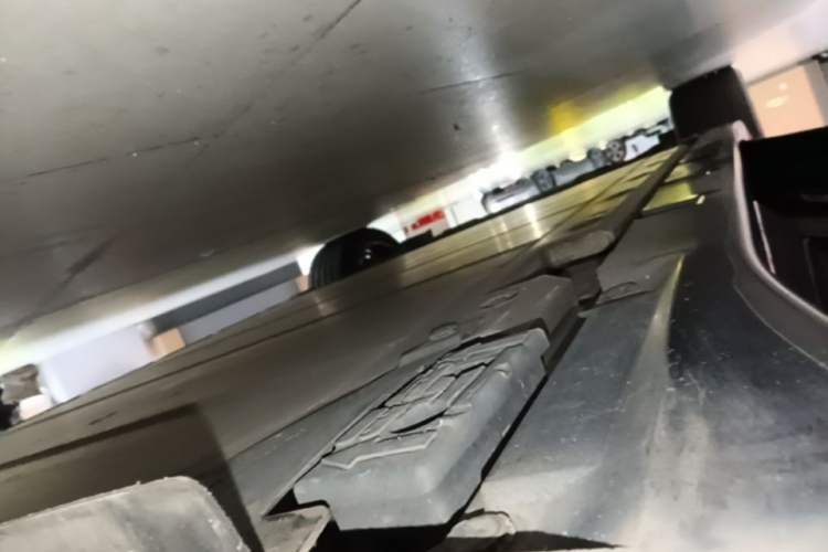 Used Zeekr 001 2022 Long-Range Dual-Motor WE Edition Left Side Sill