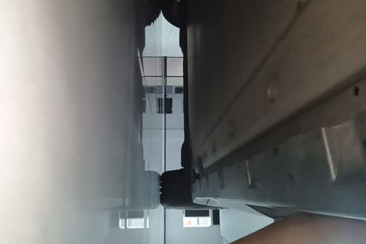 Used Zeekr 001 2022 Ultra-Long Range Dual-Motor YOU Version Left Side Sill