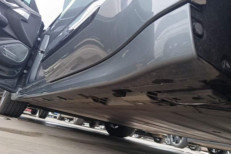 Used Zeekr 001 2022 Long-Range Dual-Motor WE Edition Left Side Sill