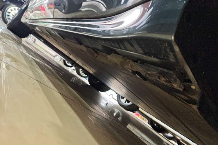 Used Zeekr 001 2022 Long-Range Dual-Motor WE Edition Left Side Sill