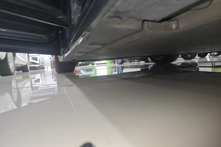 Used Zeekr 001 2022 Ultra-Long Range Dual-Motor YOU Version Left Side Sill