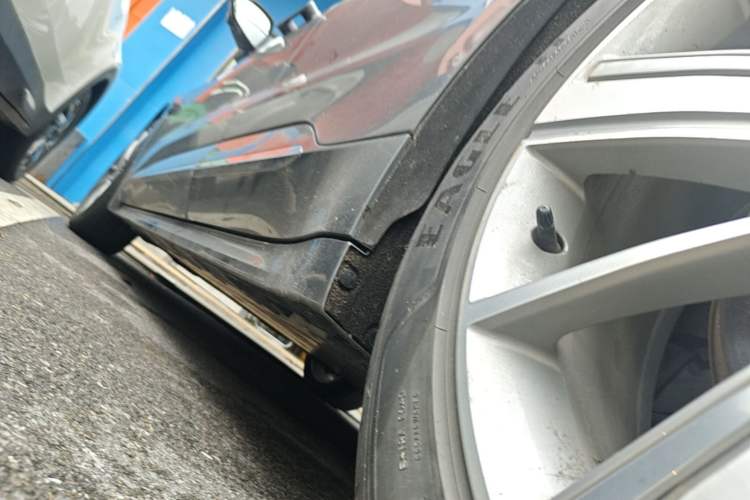 Used Zeekr 001 2022 Long-Range Dual-Motor WE Edition Left Side Sill