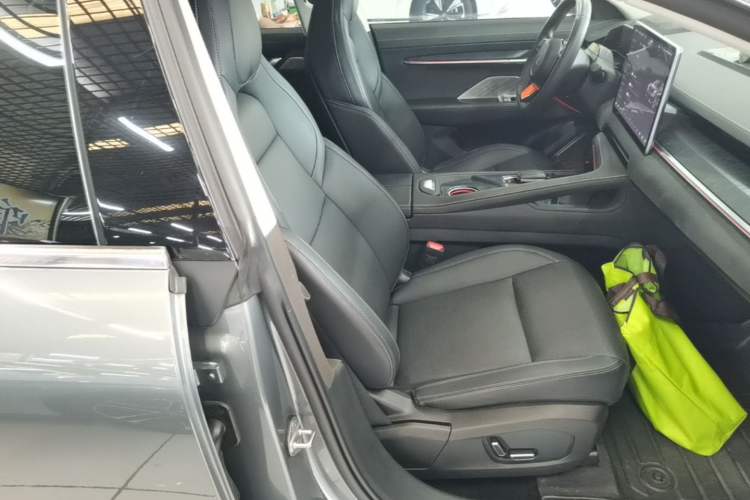 Used Zeekr 001 2022 Ultra-Long Range Single-Motor WE Version Right Front Seat