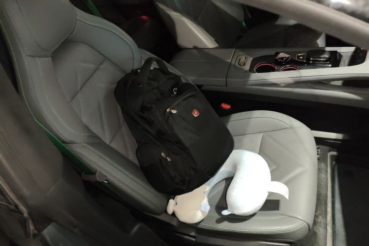 Used Zeekr 001 2022 Ultra-Long Range Dual-Motor ME Version Right Front Seat
