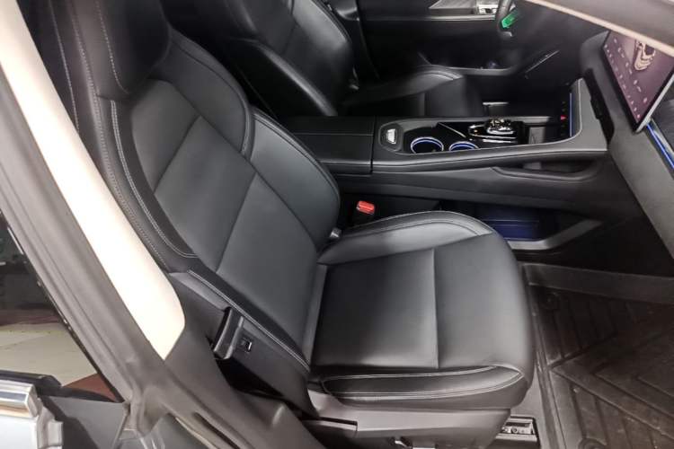 Used Zeekr 001 2022 Ultra-Long Range Single-Motor WE Version Right Front Seat