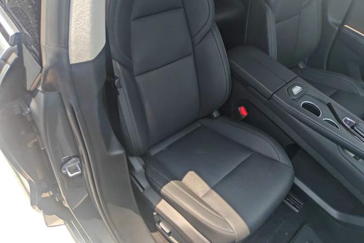 Used Zeekr 001 2022 Long-Range Dual-Motor WE Edition Right Front Seat