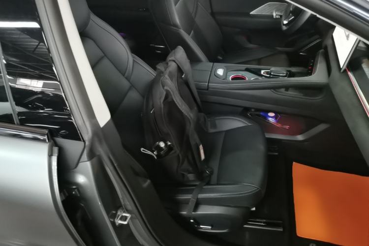 Used Zeekr 001 2022 Ultra-Long Range Single-Motor WE Version Right Front Seat