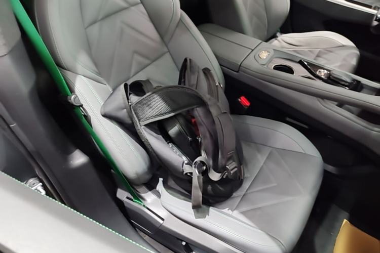 Used Zeekr 001 2022 Ultra-Long Range Dual-Motor YOU Version Right Front Seat