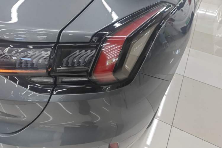 Used Zeekr 001 2022 Ultra-Long Range Dual-Motor YOU Version Right Rear Taillight