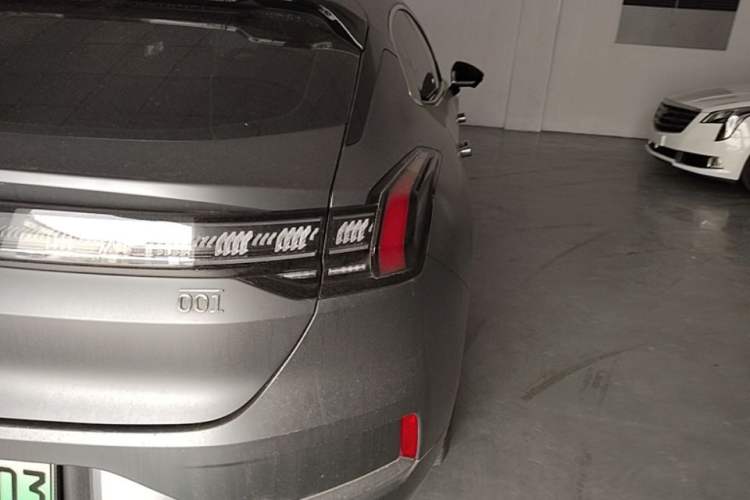 Used Zeekr 001 2022 Ultra-Long Range Dual-Motor ME Version Right Rear Taillight
