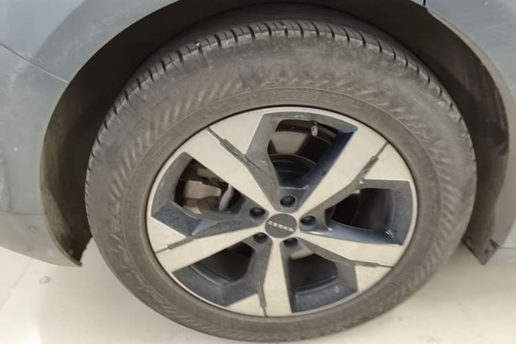 Used Zeekr 001 2022 Ultra-Long Range Single-Motor WE Version Right Rear Wheel Hub
