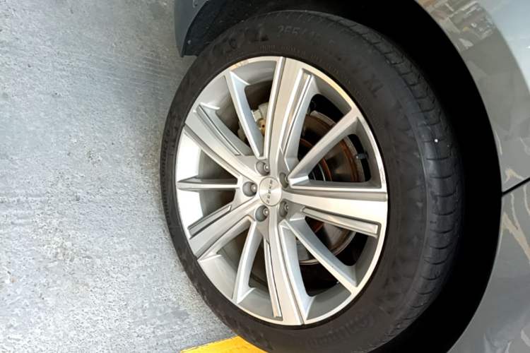 Used Zeekr 001 2022 Long-Range Dual-Motor WE Edition Right Rear Wheel Hub