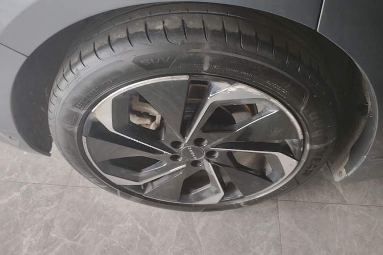 Used Zeekr 001 2022 Ultra-Long Range Dual-Motor ME Version Right Rear Wheel Hub