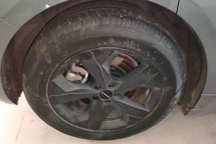 Used Zeekr 001 2022 Long-Range Dual-Motor WE Edition Right Rear Wheel Hub
